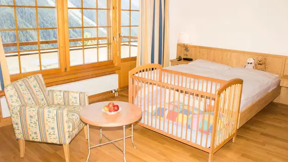 Apart- und Kinderhotel Muchetta | Maloja District - Graubuenden - Wiesen