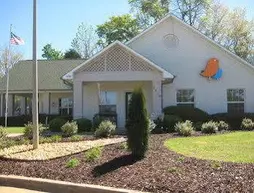 Home-Towne Suites Auburn | Alabama