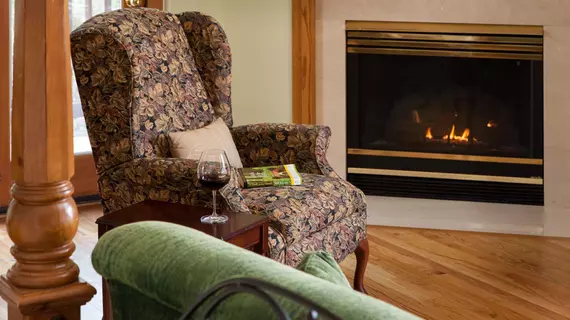 The Iris Inn Bed and Breakfast | Virginia - Staunton (ve civarı) - Waynesboro