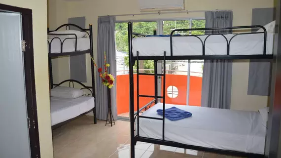 3 Bees Guesthouse | Krabi İli - Krabi - Ao Nang