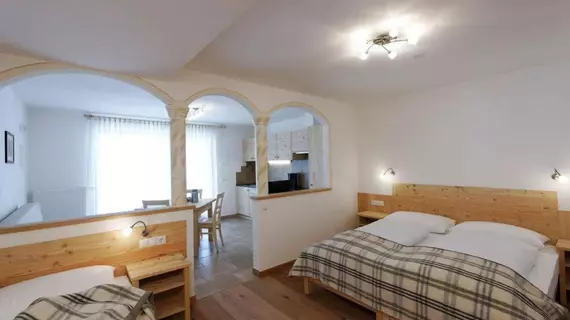 Chalet La Flu Apartments | Trentino-Alto Adige - Güney Tirol (il) - Corvara in Badia