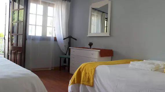 Ericeira Chill Hill Hostel & Private Rooms - Peach Garden | Lizbon Bölgesi - Mafra - Ericeira