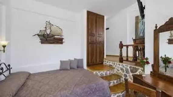 Smaro Studios | Ege Adaları - Santorini