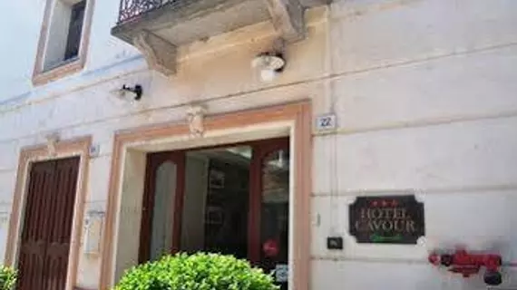 Hotel Cavour | Sardinya - Sassari - Olbia - Olbia Kent Merkezi