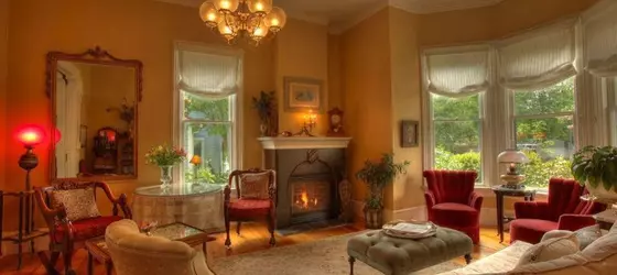 McCall House Bed and Breakfast | Oregon - Medford (ve civarı) - Ashland