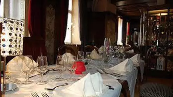 Hôtel Restaurant de la Poste | Bourgogne-Franche-Comte - Cote d'Or (bölge) - Saulieu