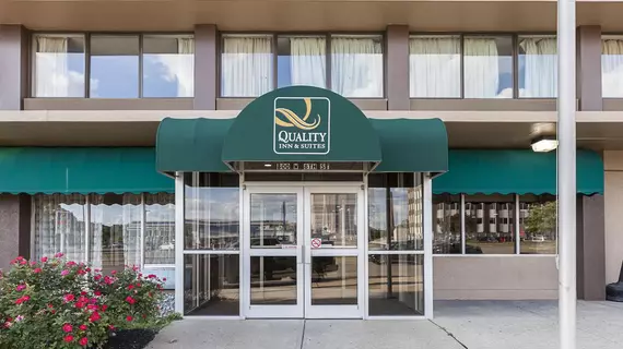 Quality Inn & Suites Cincinnati Downtown | Ohio - Cincinnati (ve civarı) - Cincinnati