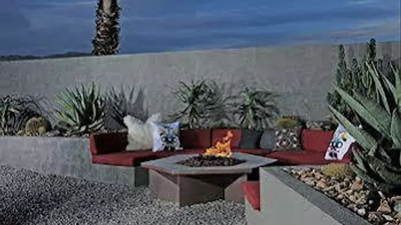 Hotel Lautner | Kaliforniya - Imperial County - Palm Springs (ve civarı) - Desert Hot Springs