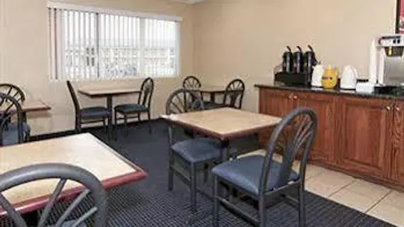 Econo Lodge Inn & Suites North Little Rock | Arkansas - Little Rock (ve civarı) - North Little Rock