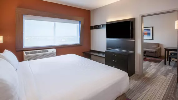 Holiday Inn Express and Suites Indianapolis NE Noblesville | Indiana - Indianapolis (ve civarı) - Noblesville