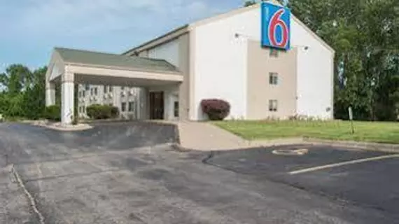 Motel 6 Lawrence KS | Kansas - Topeka (ve civarı) - Lawrence