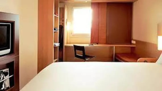 ibis Hyeres Centre | Provence - Alpes - Cote d'Azur - Var - Toulon - Hyeres (ve civarı) - Hyeres - Hyères Kent Merkezi