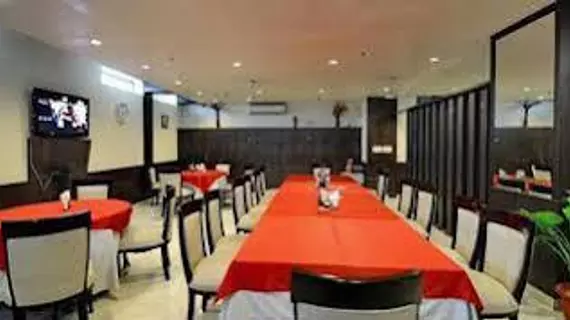 Hotel Meridian Plaza | Batı Delhi - Ulusal Eyalet Başkenti Delhi - Delhi (ve civarı) - Yeni Delhi - Greater Kailash