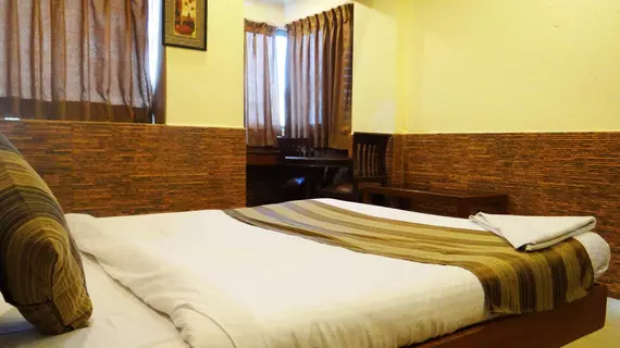 Lucky Hotel Bandra | Maharaştra - Raigad - Bombay (ve civarı) - Bombay - Malad - Batı Banliyöleri