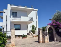 B&B Villa Ernestina | Puglia - Bari (il) - Castellana Grotte