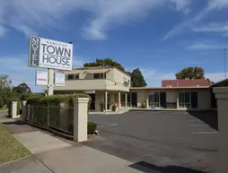 Hamilton Town House Motel