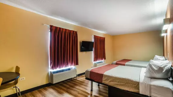 Motel 6 Libertyville IL | İllinois - Libertyville