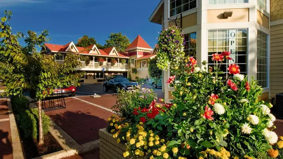 Silverton Inn & Suites | Oregon - Salem (ve civarı) - Silverton