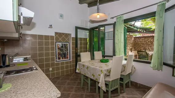 Garden Apartment Hotel | Split-Dalmaçya - Split - Split Eski Kent Bölgesi