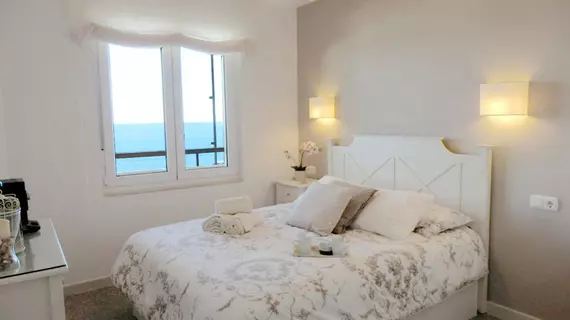 Waterfront Aloha Apartment | Andalucia - Malaga İli - Torremolinos - Carihuela