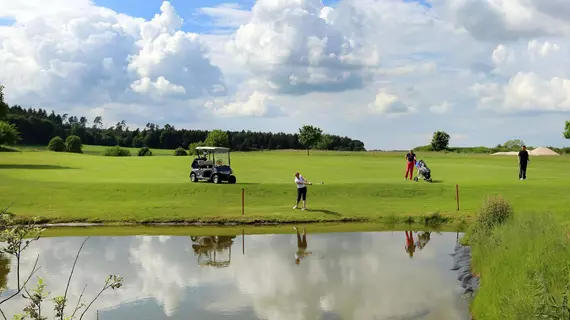 Hotel Golfpark Schlossgut Sickendorf | Hessen - Vogelsbergkreis - Lauterbach