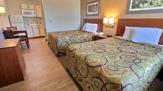 Sun Suites - Chesapeake | Virginia - Norfolk - Virginia Beach (ve civarı) - Chesapeake