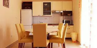 Apartments Roza