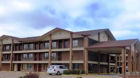 Red Roof Inn and Suites Bossier City | Louisiana - Bossier Parish - Shreveport (ve civarı) - Bossier City