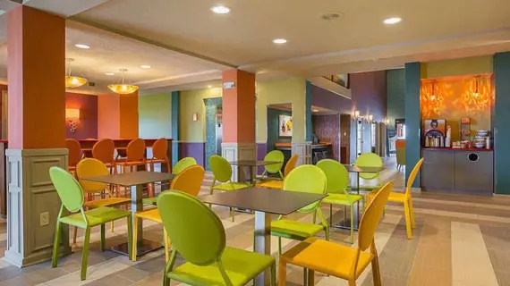 Clarion Inn and Suites | Indiana - Evansville (ve civarı) - Evansville