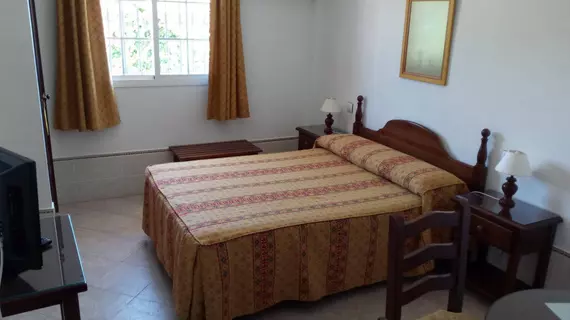 Hostal Victoria | Andalucia - Huelva (vilayet) - Almonte - Matalascañas - Sector O - Ostrero