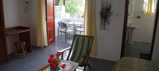 Daniella's Bungalows | Seyşeller - Mahe Adası