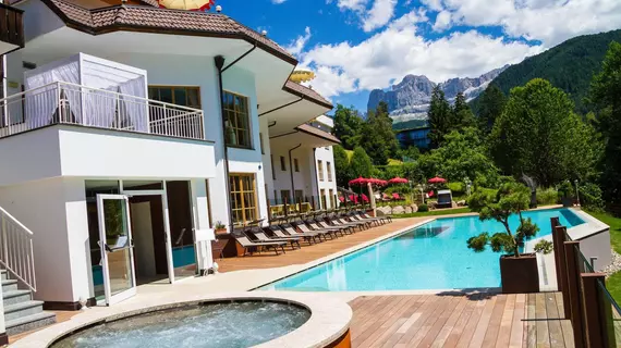 Wellnesshotel Engel | Trentino-Alto Adige - Güney Tirol (il) - Nova Levante