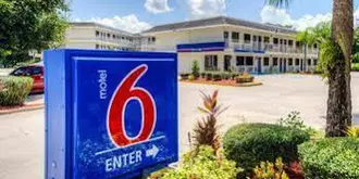 Motel 6 Bradenton