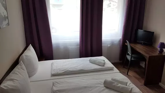 Hotel Pension Eberty | Berlin (ve civarı) - Friedrichshain-Kreuzberg - Friedrichshain