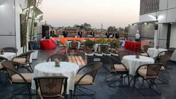 Rockland Hotel, C.R Park | Batı Delhi - Ulusal Eyalet Başkenti Delhi - Delhi (ve civarı) - Yeni Delhi