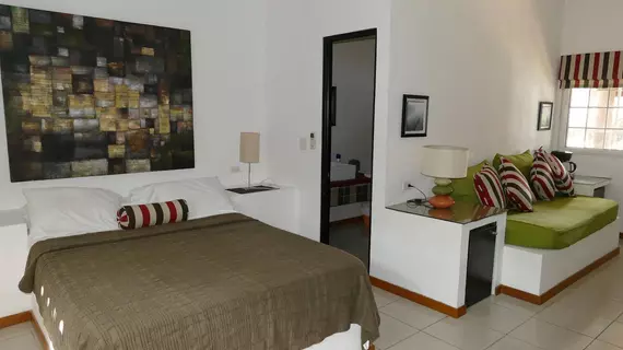 Villa Botero By Casa Mojito Bed and Breakfast | Cocle - Rio Hato - Santa Clara