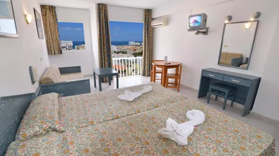 Apartamentos Central City | Balearic Adaları - İbiza Adası - Sant Antoni de Portmany - West End