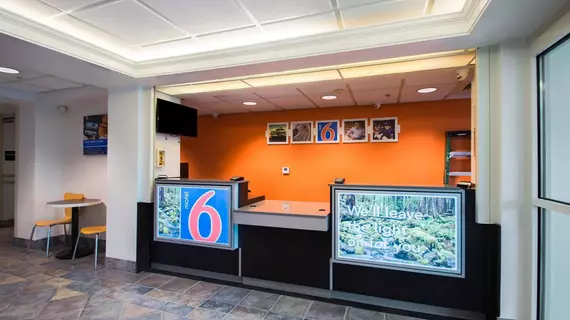 Motel 6 Portland North | Oregon - Portland (ve civarı) - Portland