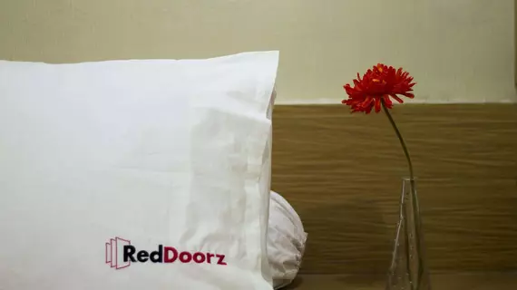 RedDoorz near Gondangdia Station | West Java - Cakarta (ve civarı) - Cakarta