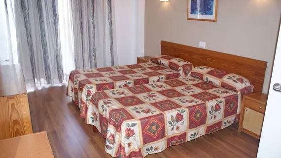 Hostal Arenal Pins | Balearic Adaları - Mayorka Adası - Palma de Mallorca - El Arenal