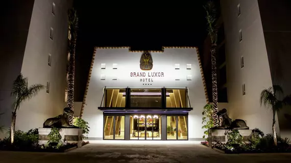 Grand Luxor Hotel | Valencia Bölgesi - Alicante (vilayet) - Marina Baja - Benidorm