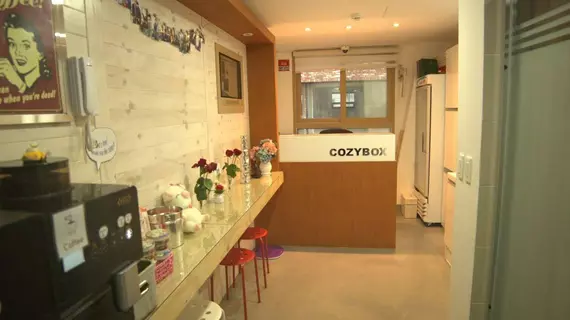 Cozybox Guesthouse | Gyeonggi - Seul (ve civarı) - Seul - Shinchon