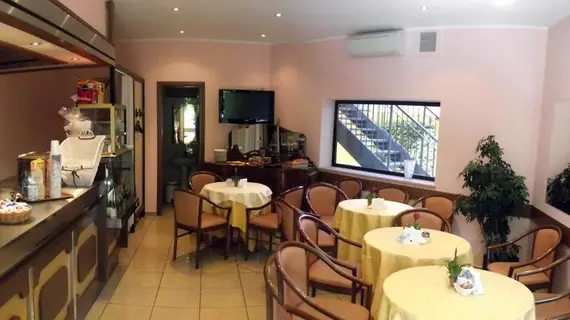 Hotel Motel Ovest | Lombardy - Milano (ve civarı) - Vittuone