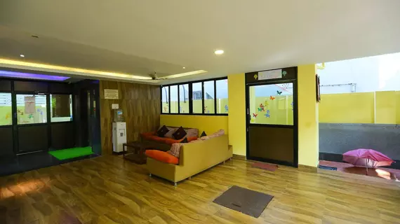 Season 4 Residence | Tamil Nadu - Tiruvallur - Chennai (ve civarı) - Chennai - Anna Salai (Mounts Caddesi) - Mylapore Tiruvallikk