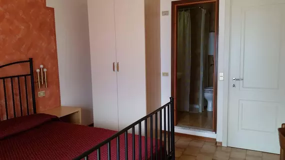 Hotel Augusta Garnì | Lombardy - Brescia (il) - Limone sul Garda