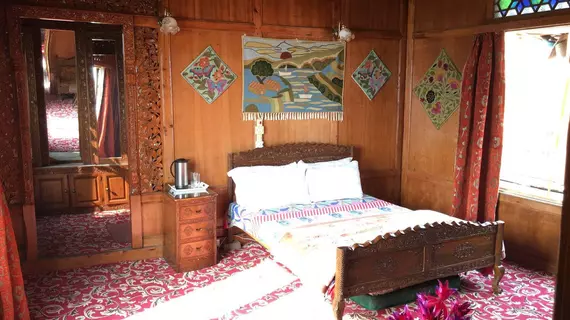 New Jacquline Heritage Houseboats | Cammu ve Keşmir - Srinagar (ve civarı) - Gulmarg - Nagīn Bāgh