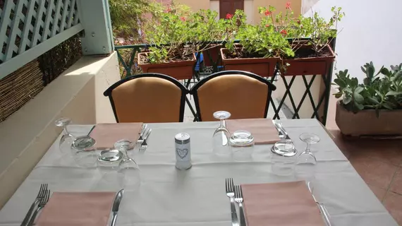 Geranio Rosso Hotel & Restaurant | Sardinya - Sassari - Stintino