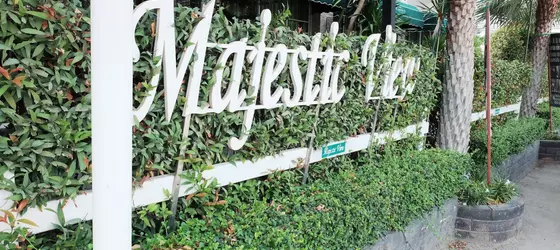 Majestic View Hotel | Pathum Thani (ili) - Thanyaburi