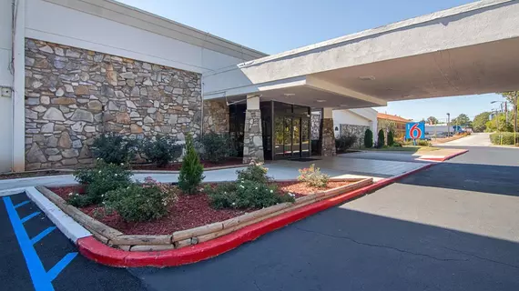 Motel 6 Decatur | Georgia - Atlanta (ve civarı) - Decatur