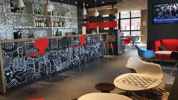 ibis Niort Est Mendes France | Nouvelle-Aquitaine - Deux-Sevres (bölge) - Niort - Souché